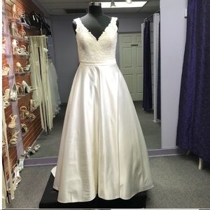 Allure - Style 2951 - Size 18 - Ivory